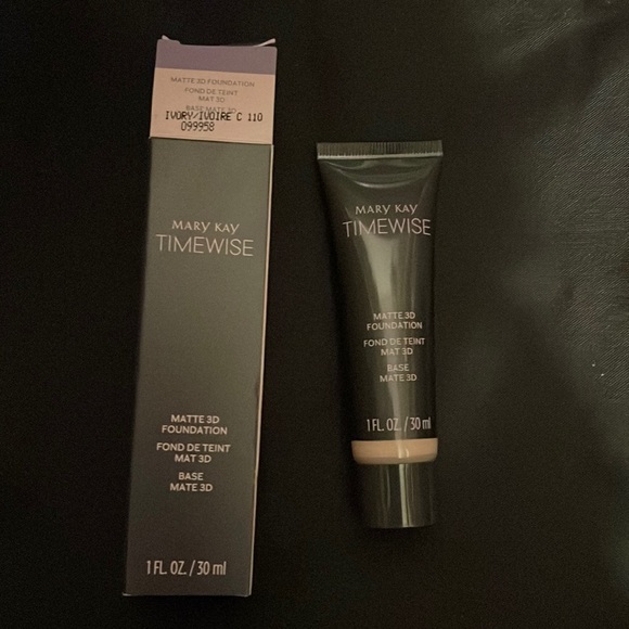 Ivory C 110 Mary Kay Matte 3D foundation, NWT - Picture 4 of 4